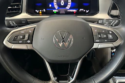 harmaa Volkswagen T-Roc 2024 kuva 17.