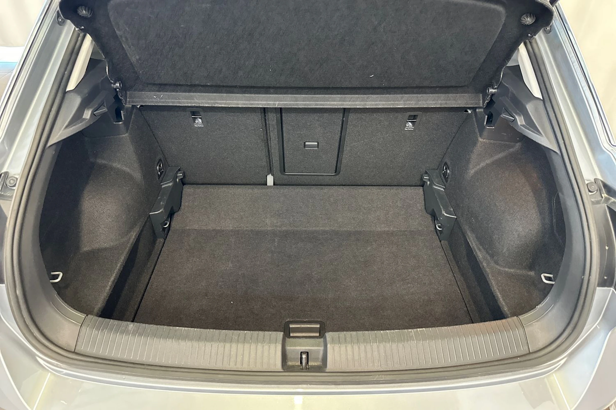 harmaa Volkswagen T-Roc 2024 kuva 29.