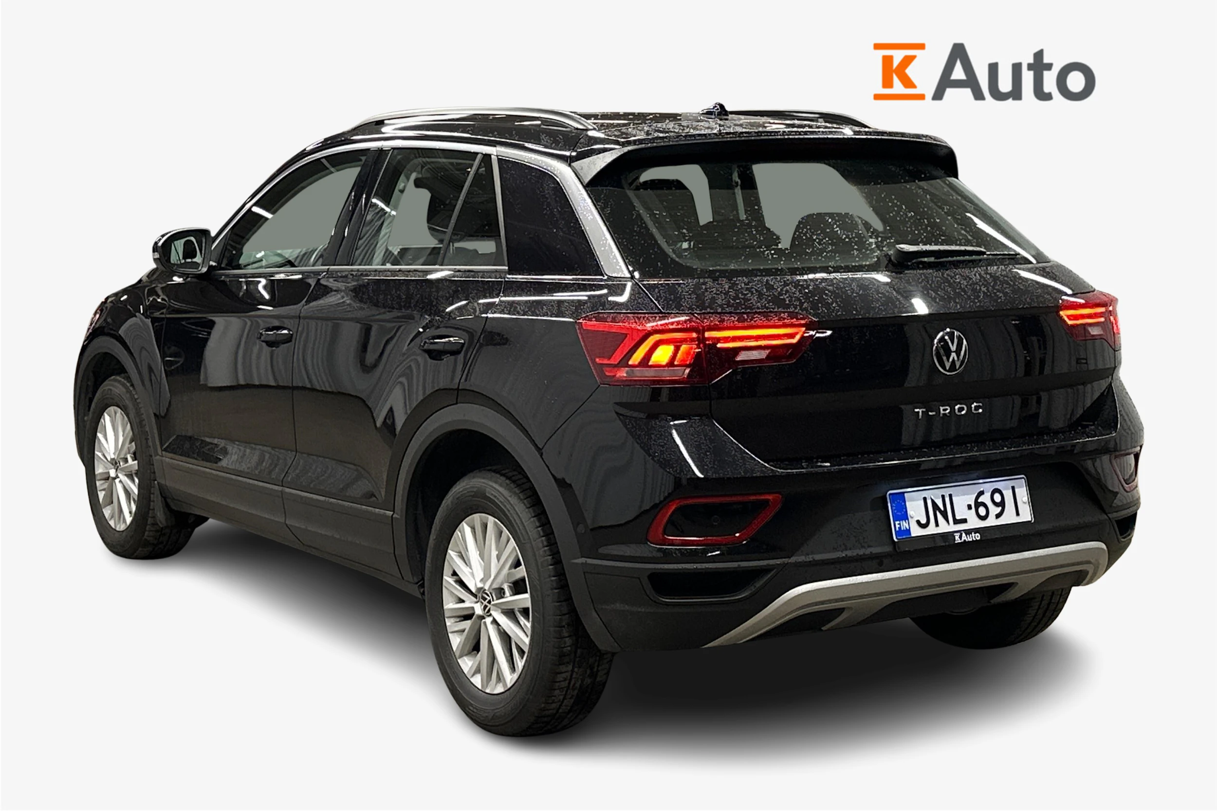 musta Volkswagen T-Roc 2024 kuva 2.