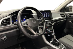 musta Volkswagen T-Roc 2024 kuva 3.