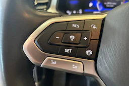 musta Volkswagen T-Roc 2024 kuva 16.