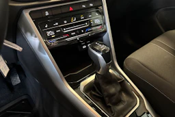 musta Volkswagen T-Roc 2024 kuva 18.