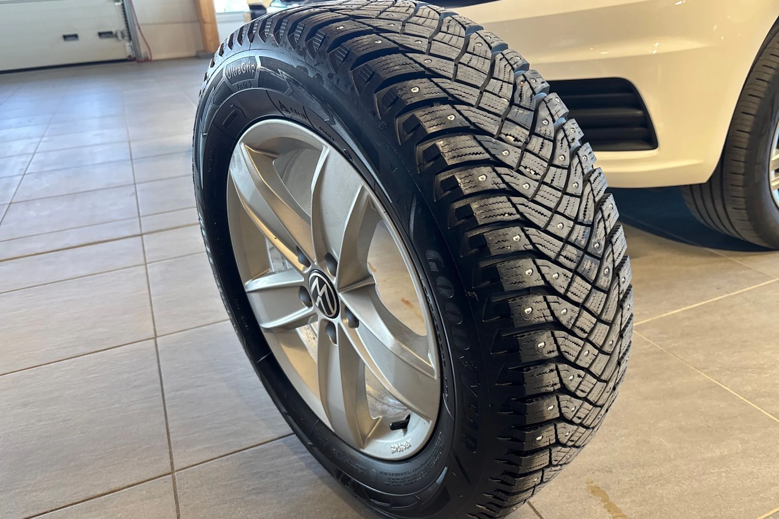 musta Volkswagen T-Roc 2024 kuva 19.