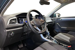 sininen Volkswagen T-Roc 2024 kuva 8.