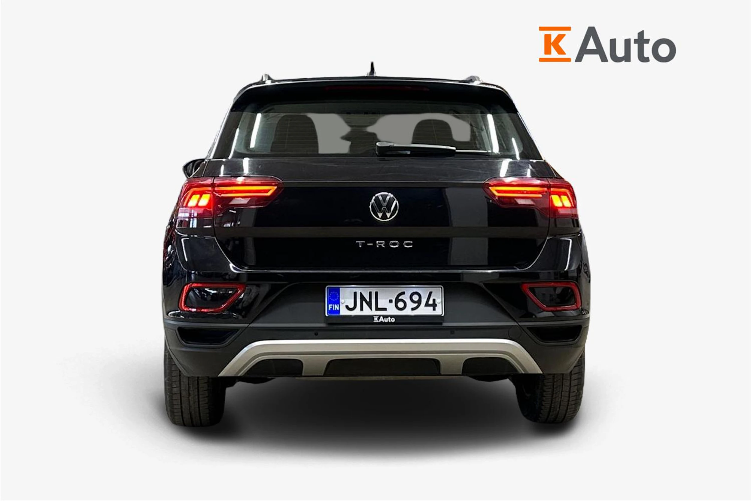 musta Volkswagen T-Roc 2024 kuva 4.