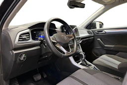 musta Volkswagen T-Roc 2024 kuva 8.