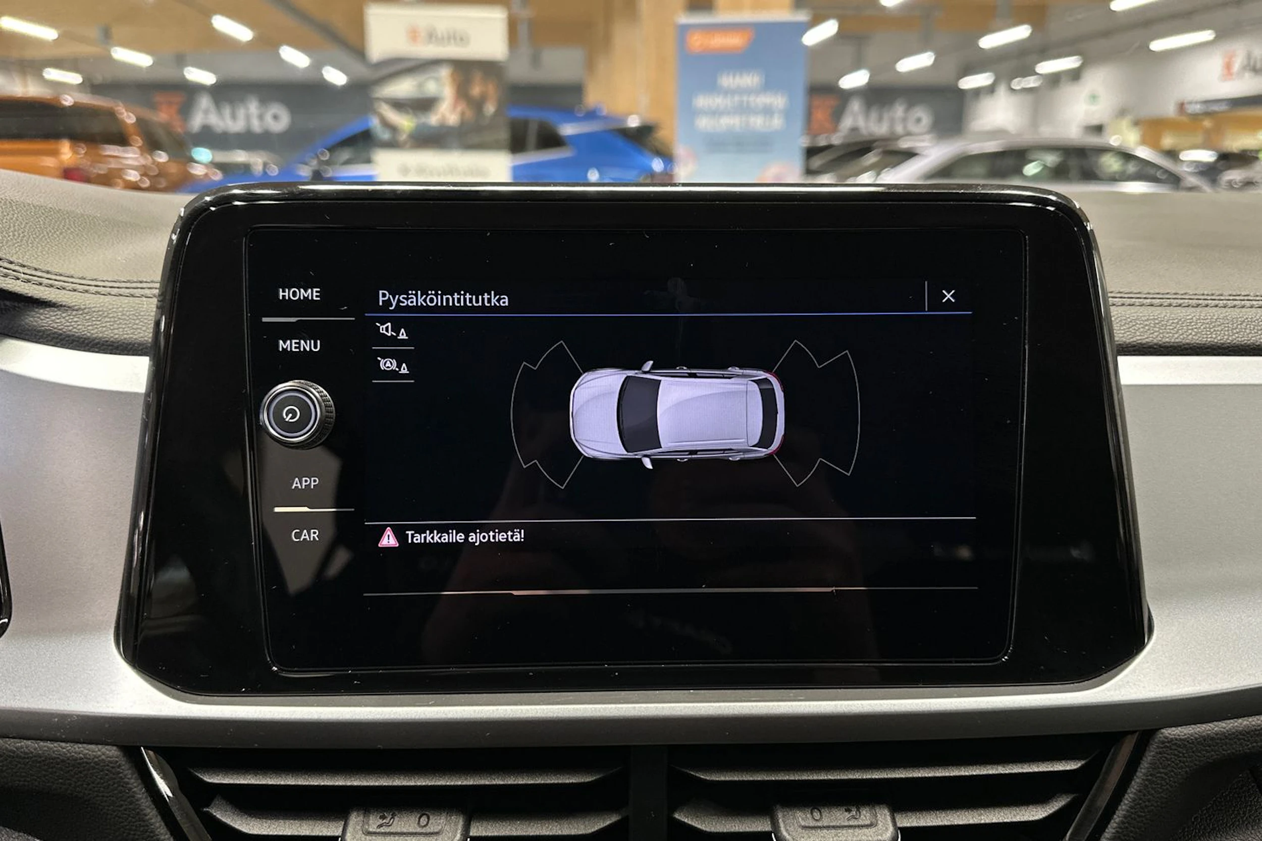 musta Volkswagen T-Roc 2024 kuva 16.