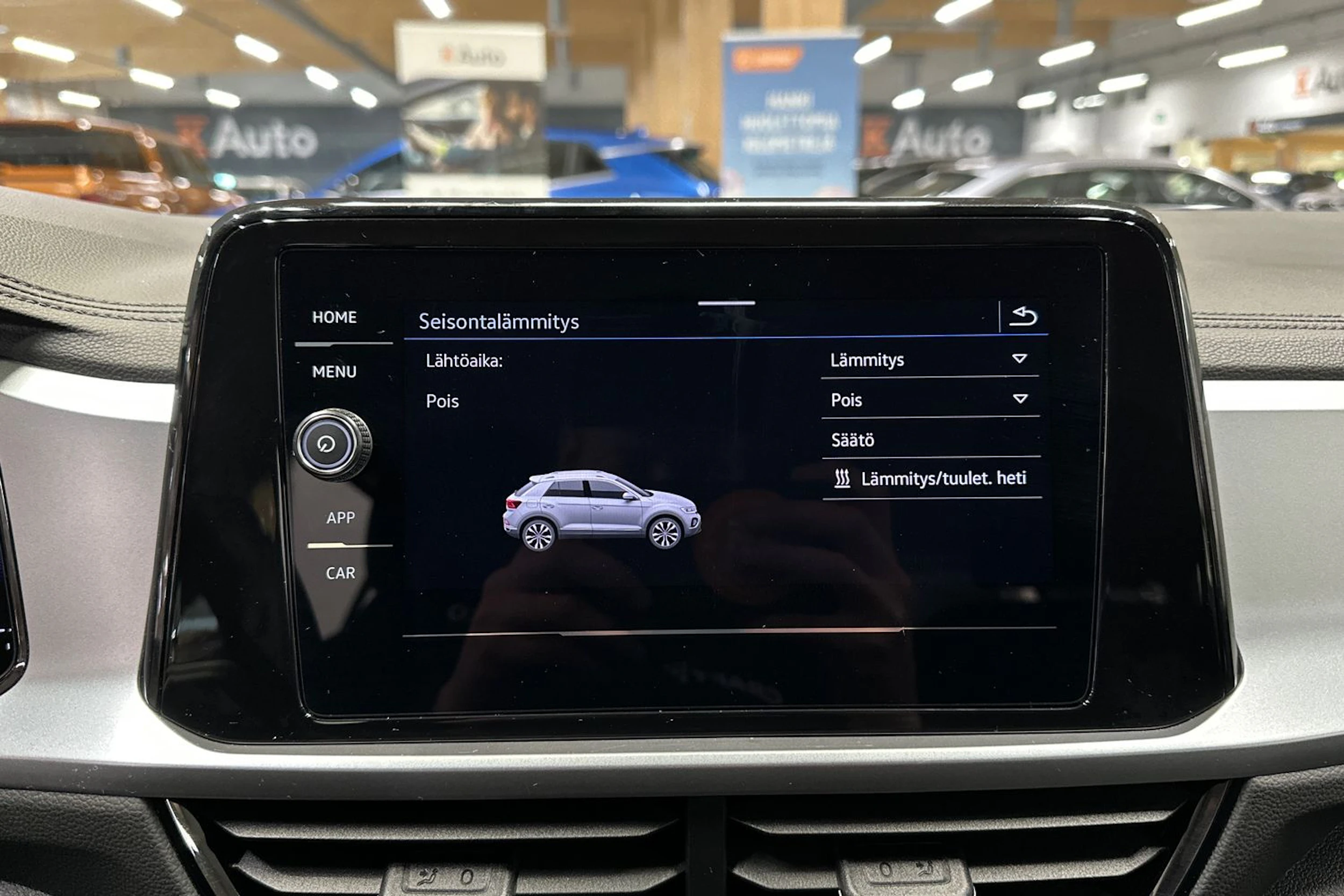 musta Volkswagen T-Roc 2024 kuva 17.