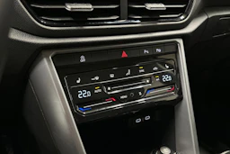 musta Volkswagen T-Roc 2024 kuva 21.