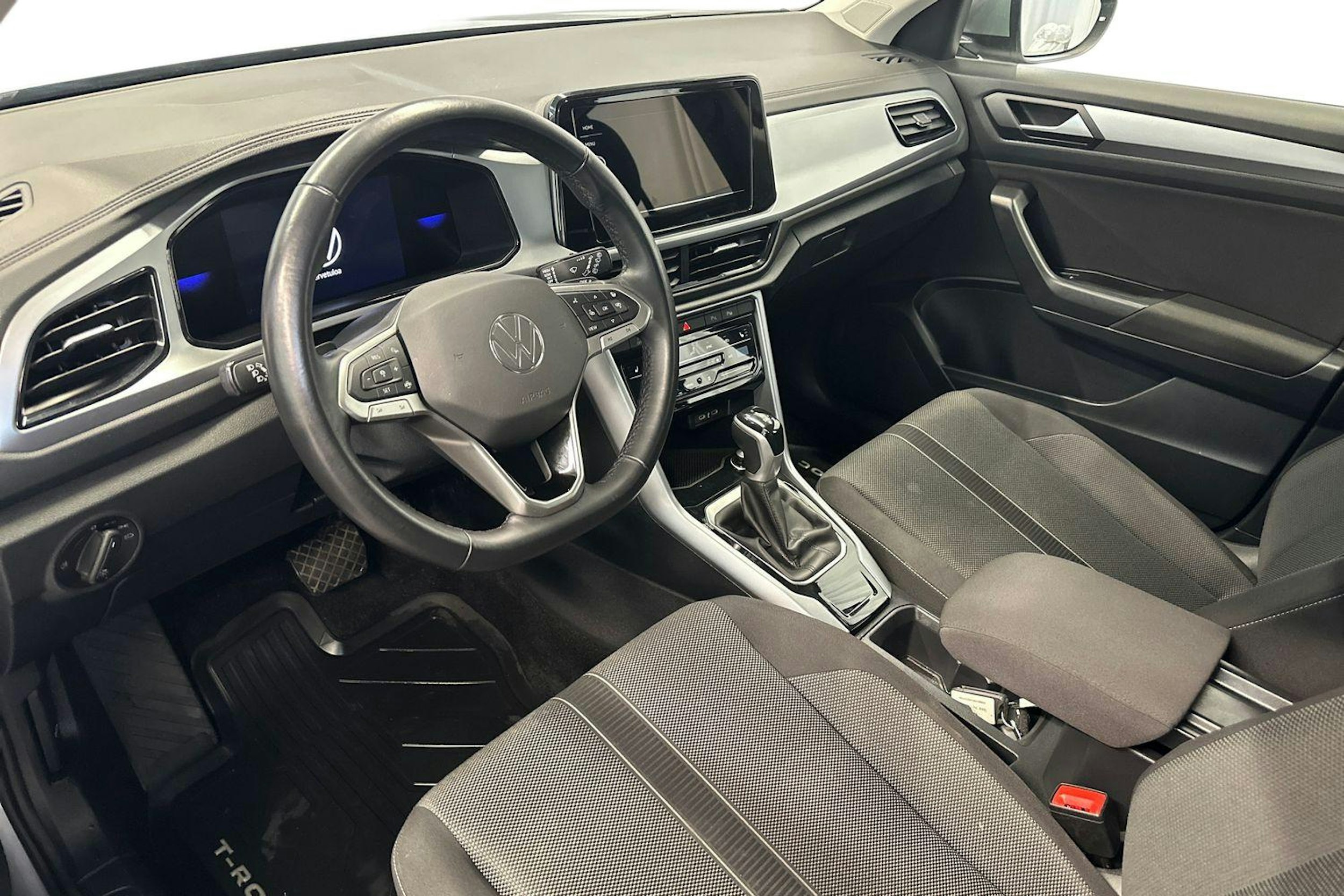 harmaa Volkswagen T-Roc 2024 kuva 7.