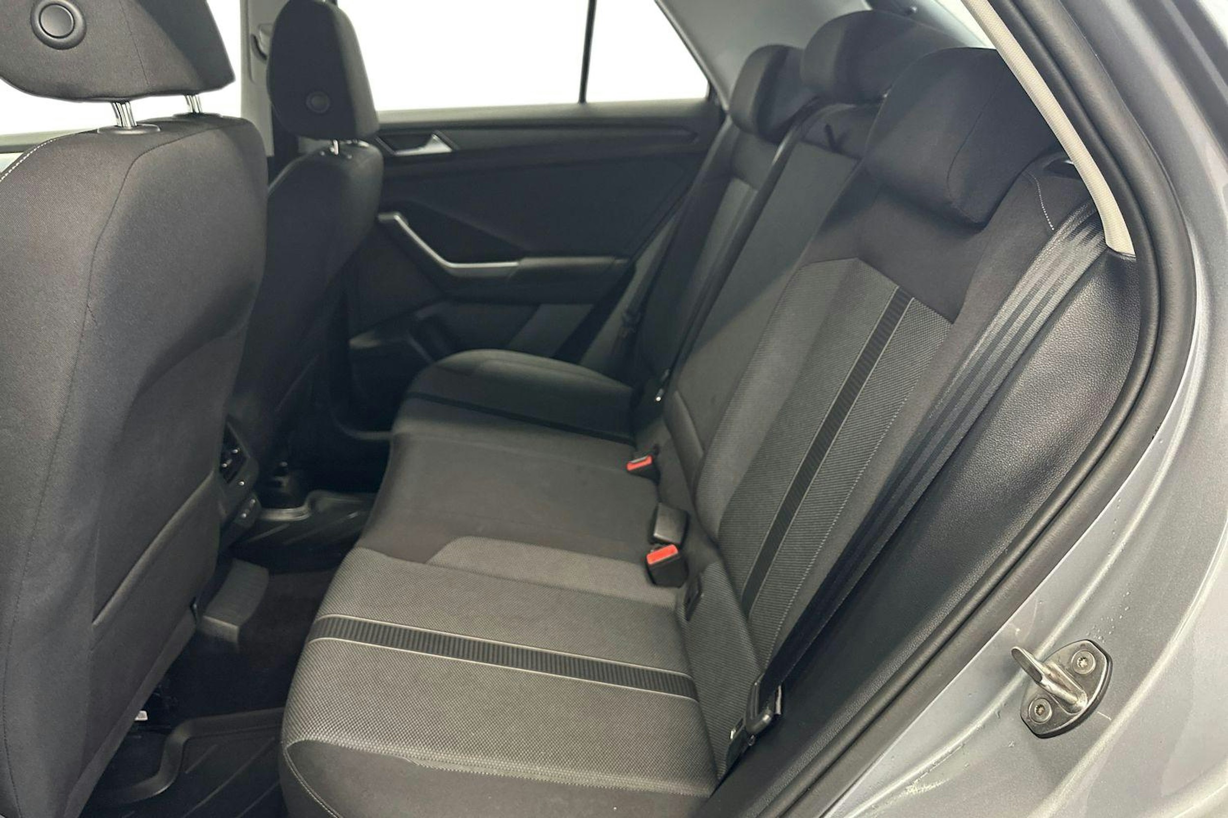 harmaa Volkswagen T-Roc 2024 kuva 10.