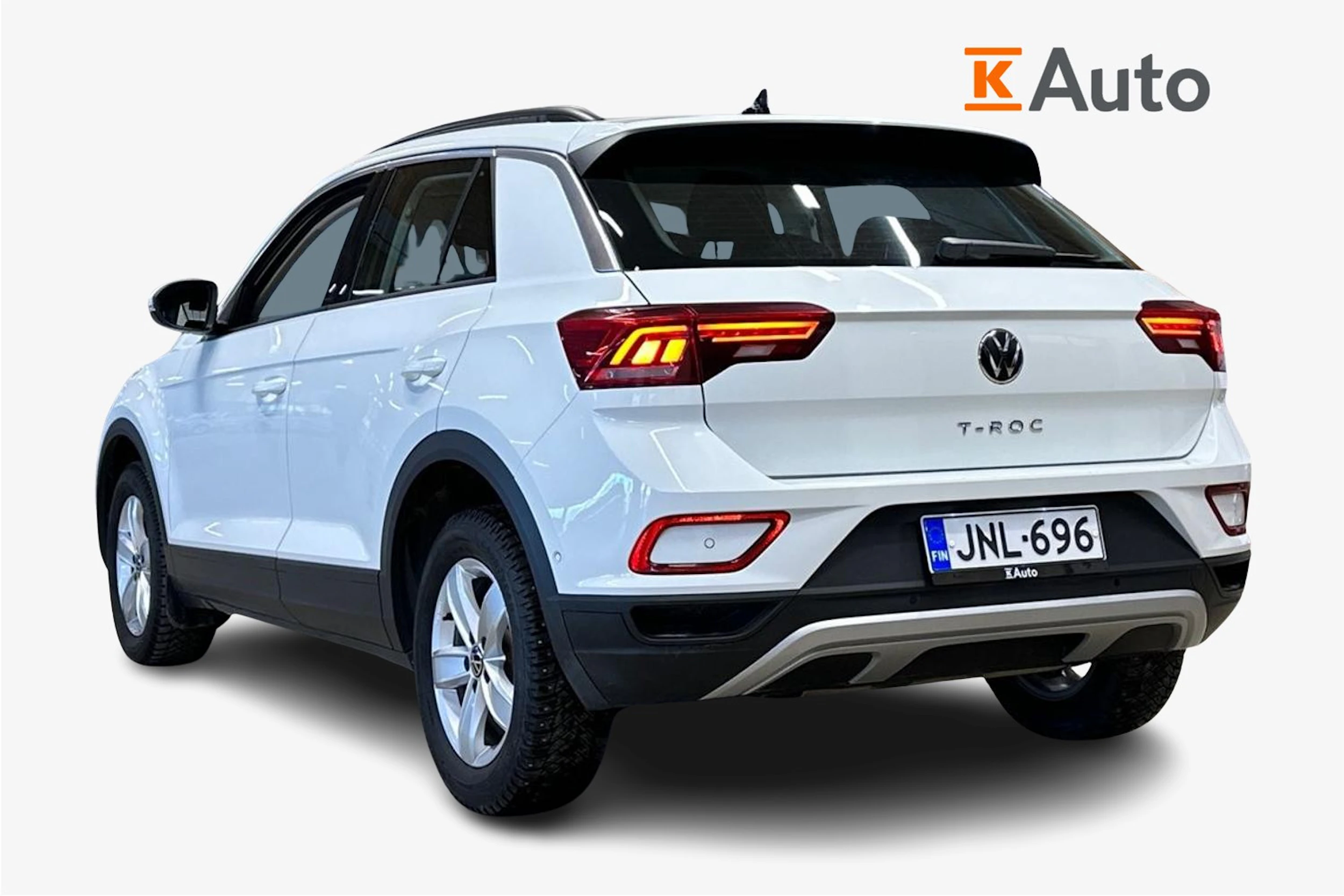 valkoinen Volkswagen T-Roc 2024 kuva 2.