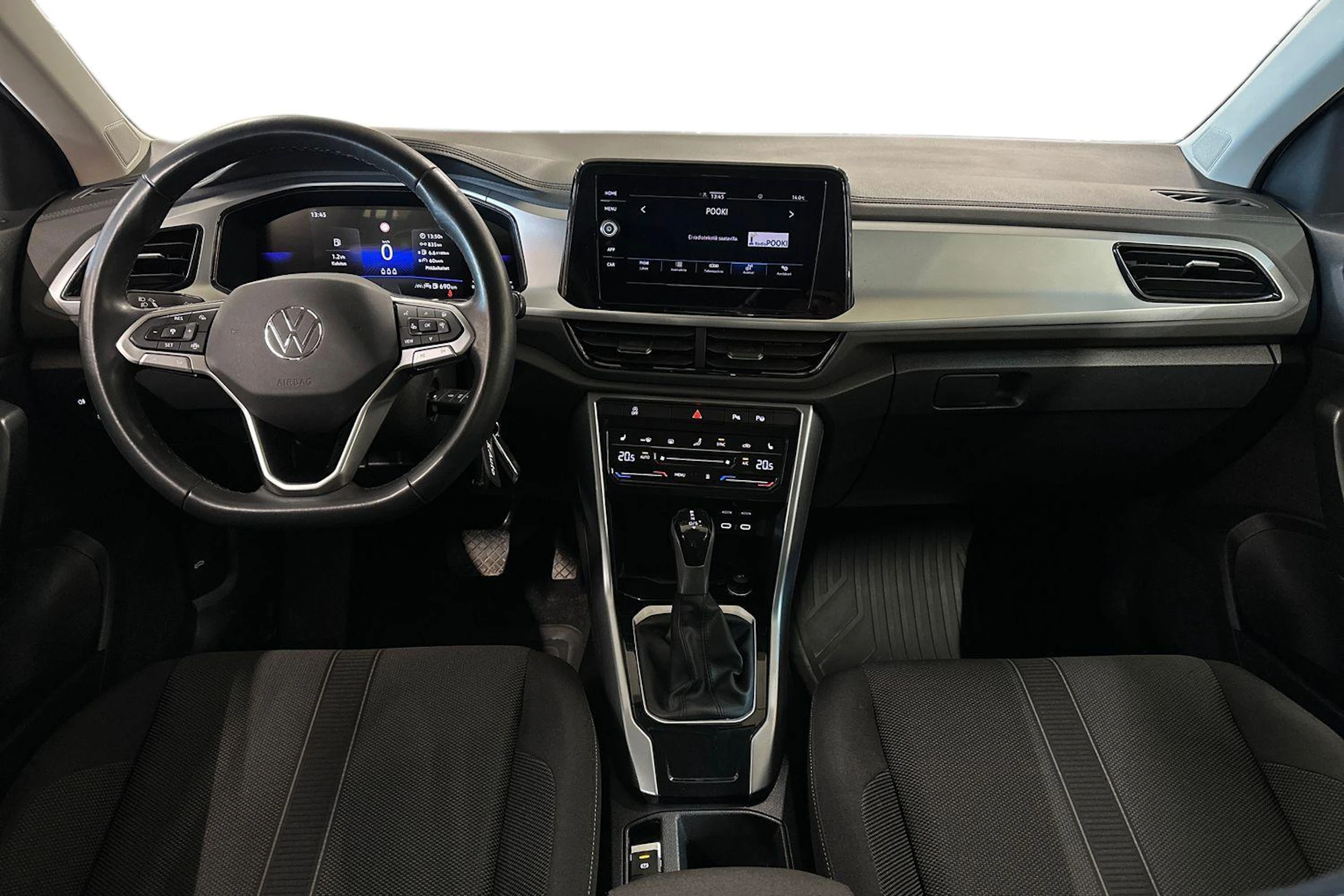 valkoinen Volkswagen T-Roc 2024 kuva 7.