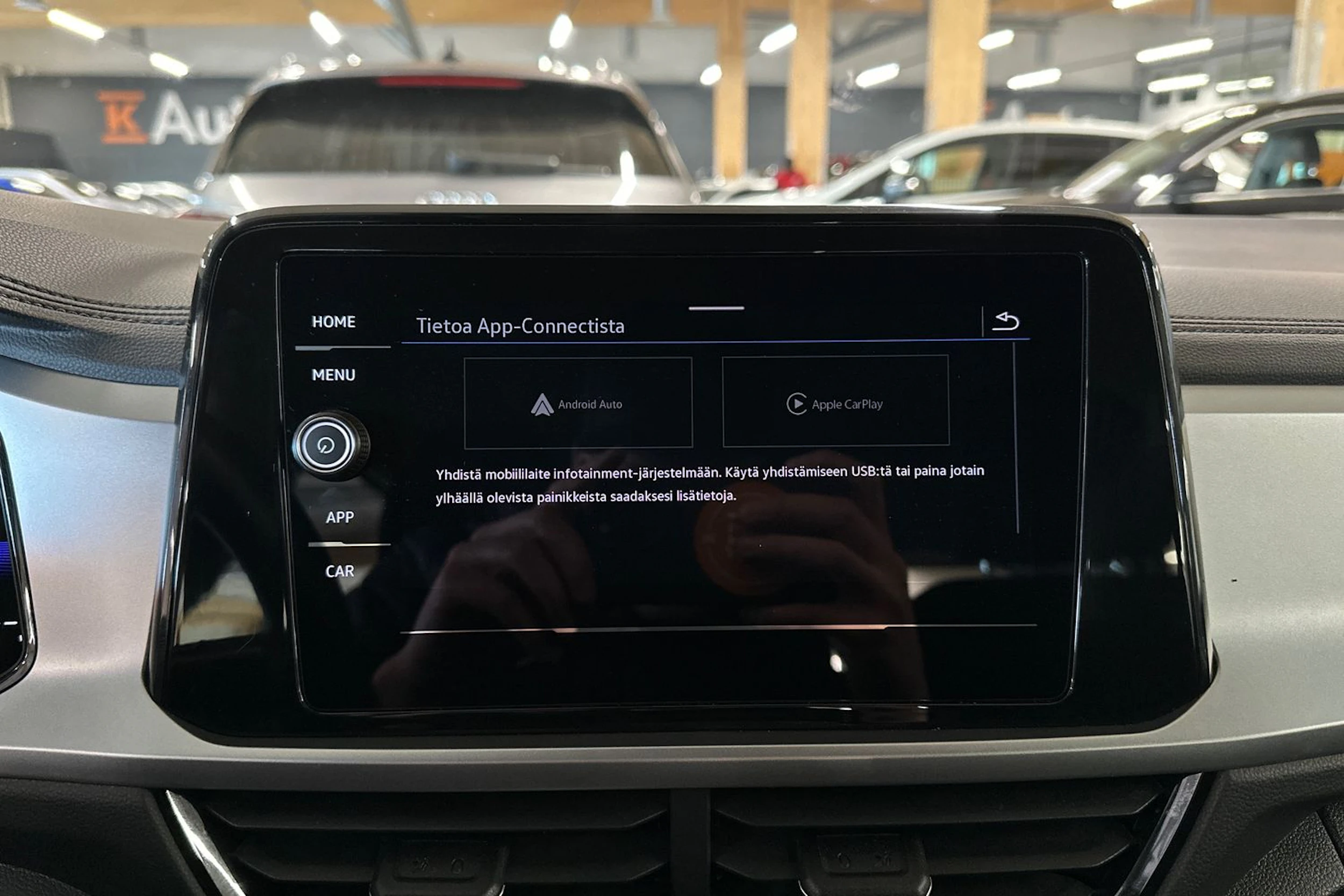 valkoinen Volkswagen T-Roc 2024 kuva 14.