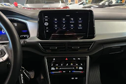 valkoinen Volkswagen T-Roc 2024 kuva 16.
