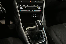 valkoinen Volkswagen T-Roc 2024 kuva 17.