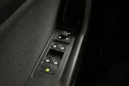 valkoinen Volkswagen T-Roc 2024 kuva 22.