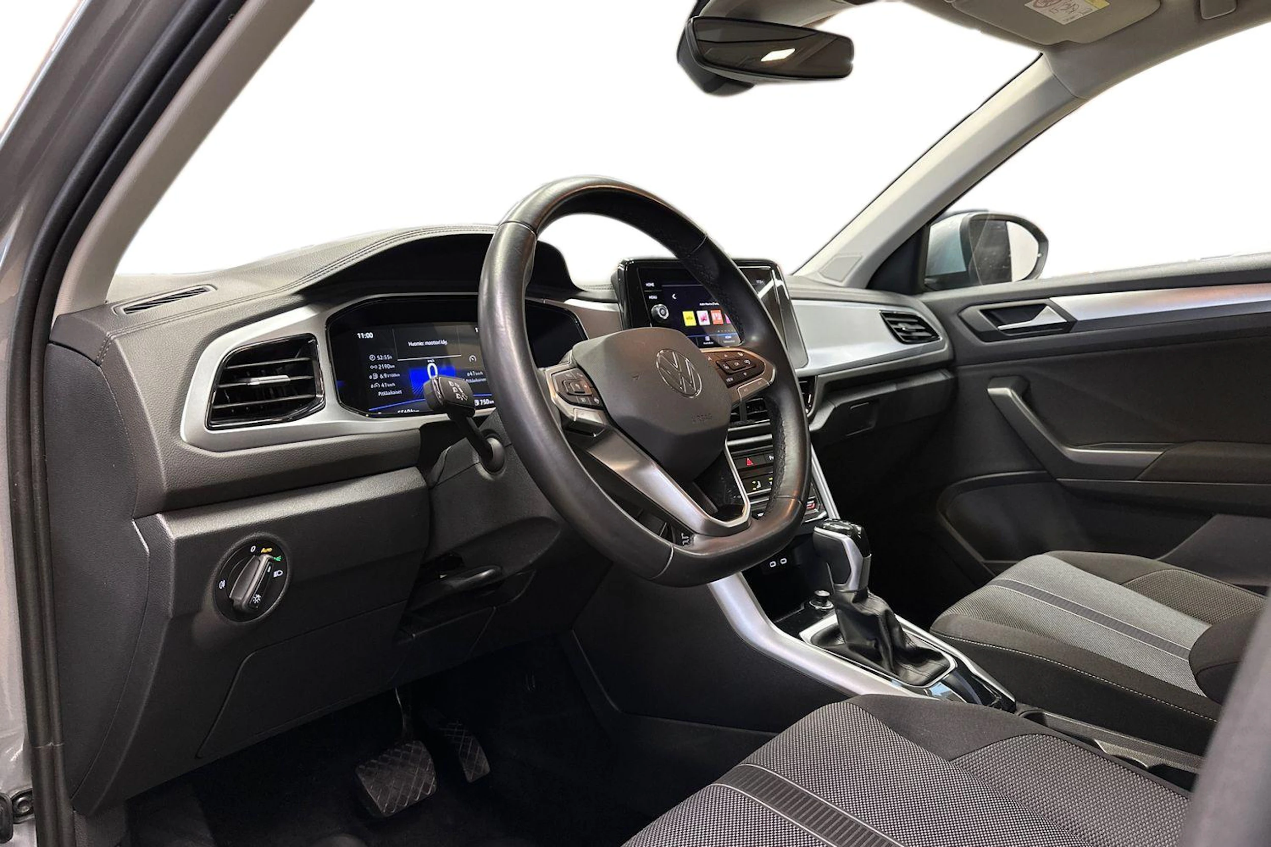 harmaa Volkswagen T-Roc 2024 kuva 8.