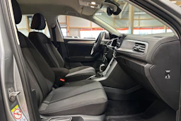 harmaa Volkswagen T-Roc 2024 kuva 13.