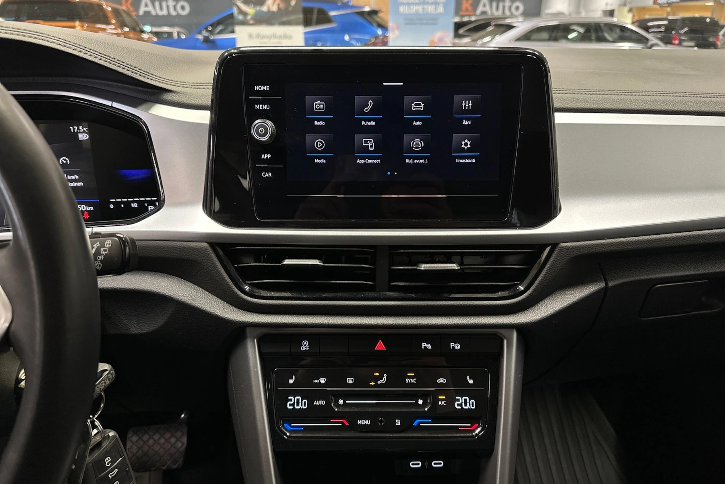 harmaa Volkswagen T-Roc 2024 kuva 19.
