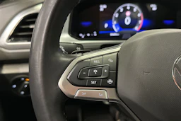 harmaa Volkswagen T-Roc 2024 kuva 22.