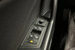harmaa Volkswagen T-Roc 2024 kuva 25.