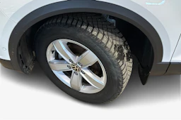 valkoinen Volkswagen T-Roc 2024 kuva 12.