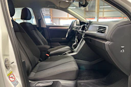 valkoinen Volkswagen T-Roc 2024 kuva 13.