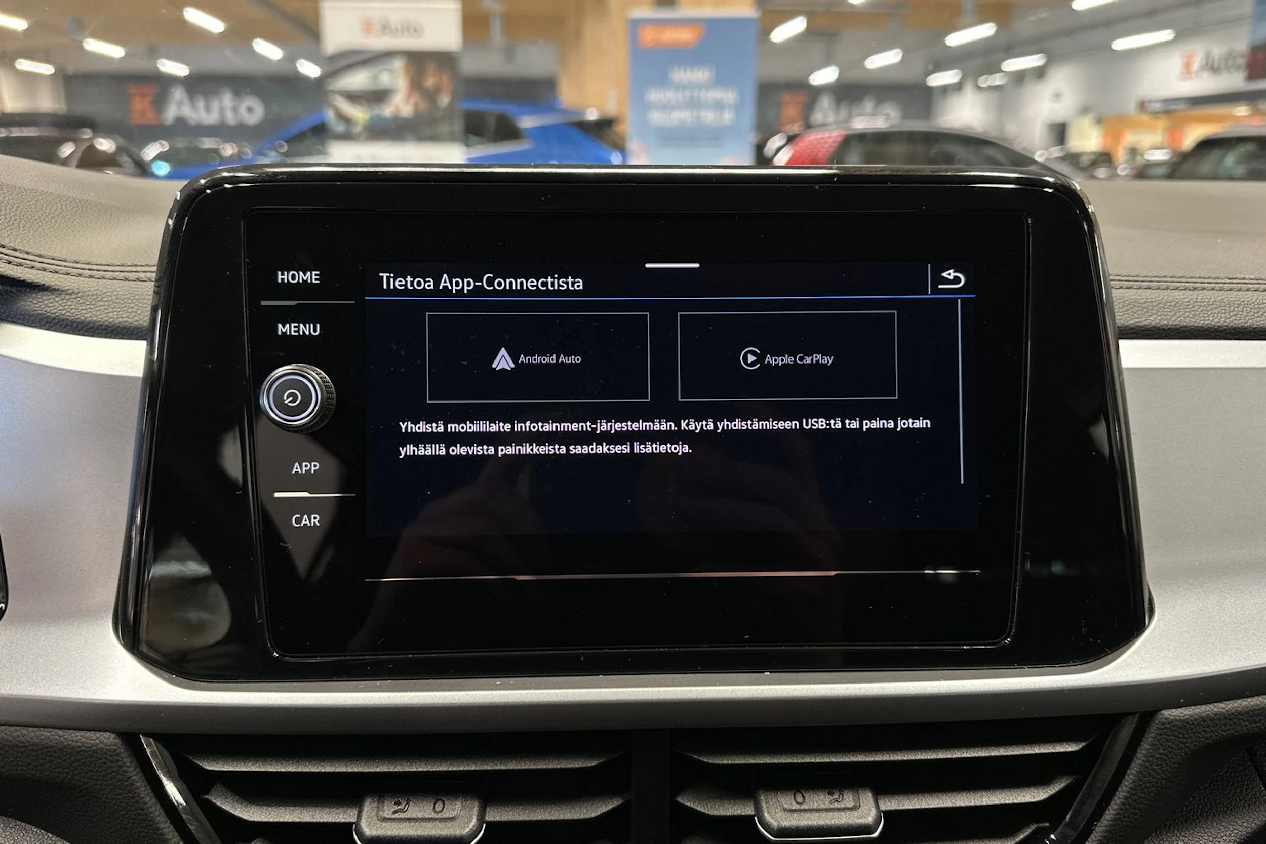 valkoinen Volkswagen T-Roc 2024 kuva 16.