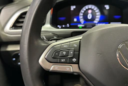 valkoinen Volkswagen T-Roc 2024 kuva 22.