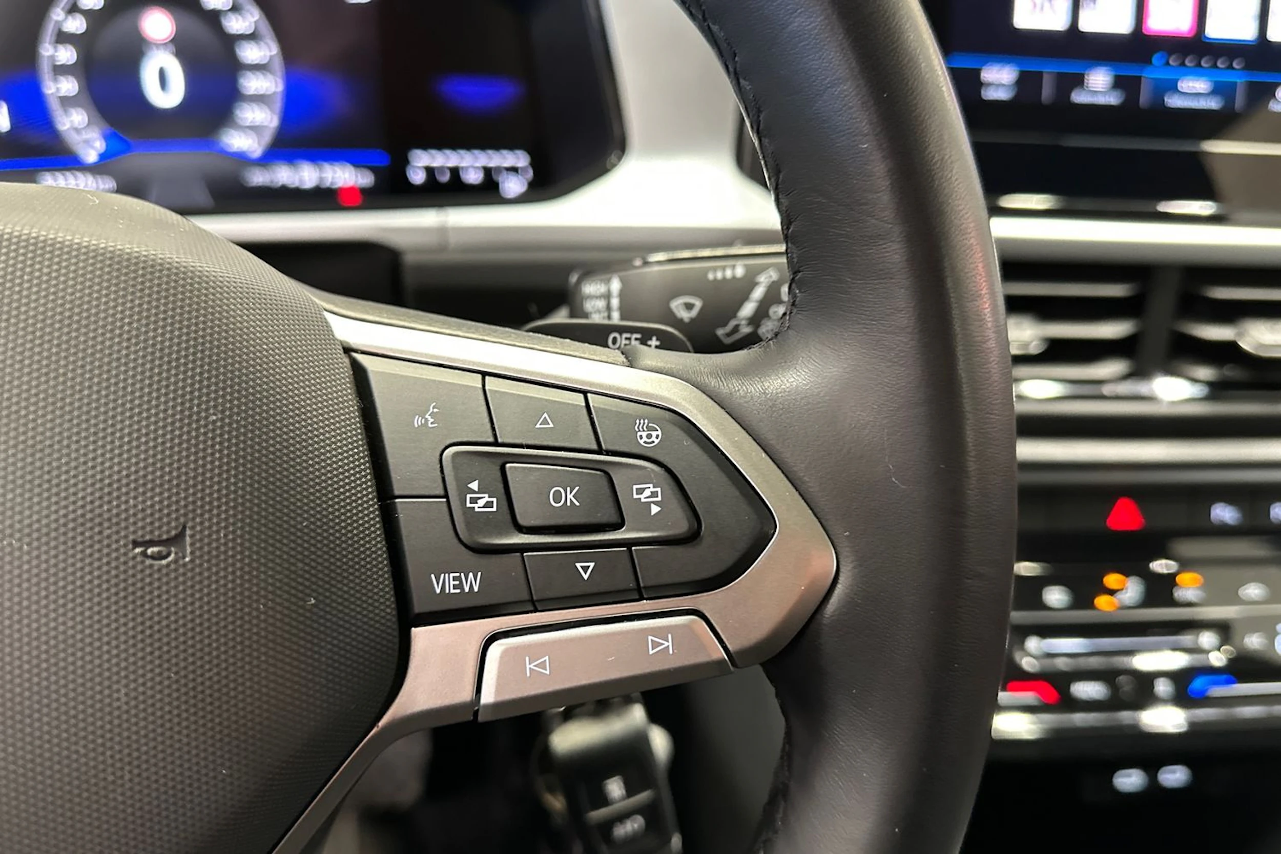 valkoinen Volkswagen T-Roc 2024 kuva 23.