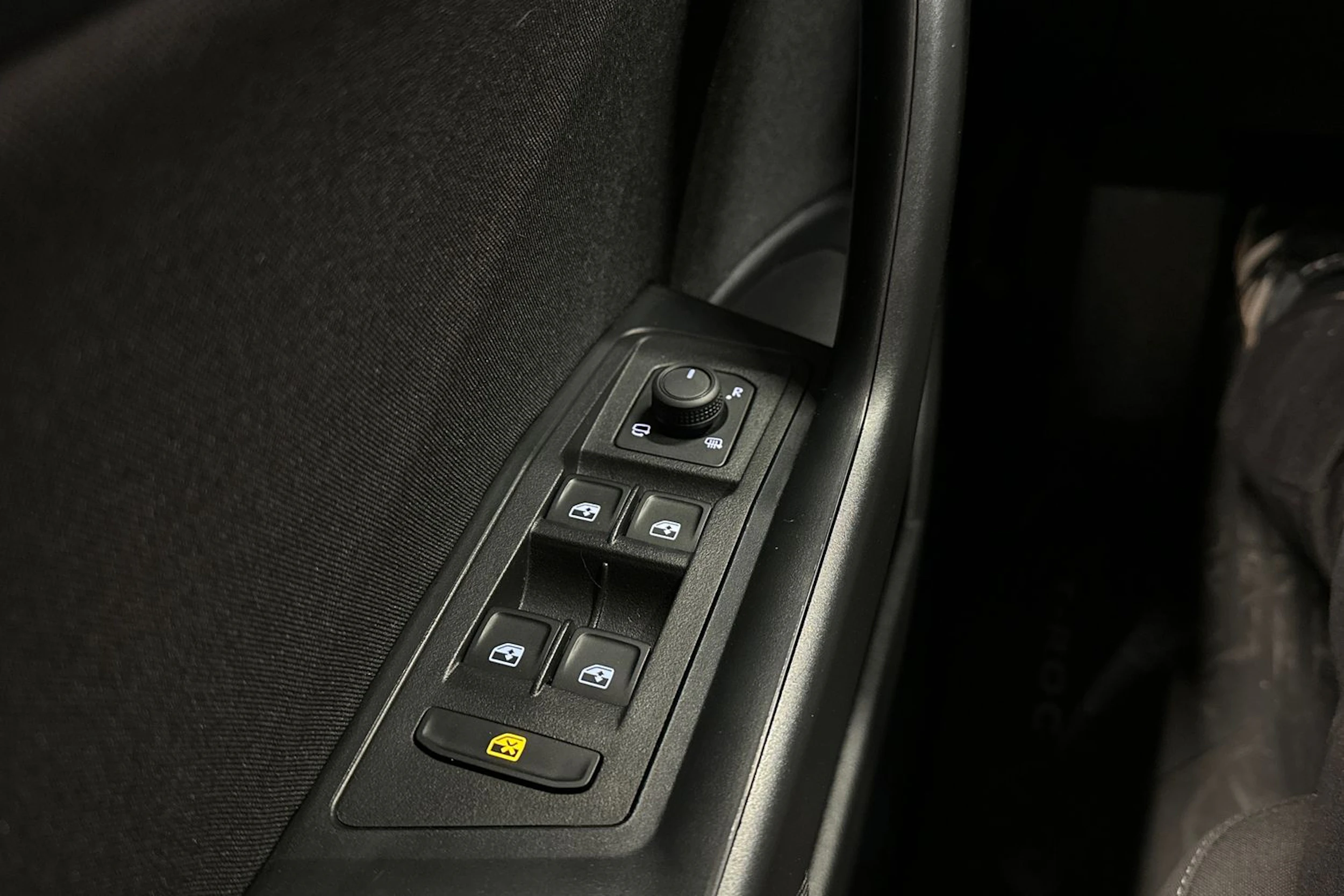 valkoinen Volkswagen T-Roc 2024 kuva 25.