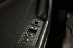 valkoinen Volkswagen T-Roc 2024 kuva 25.