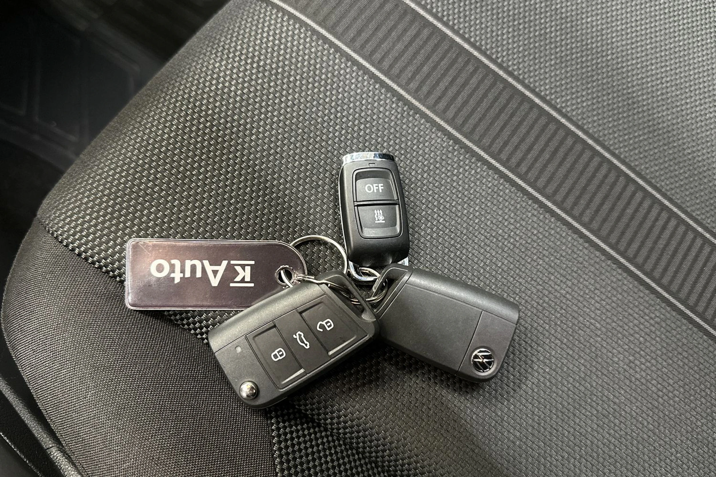 valkoinen Volkswagen T-Roc 2024 kuva 26.