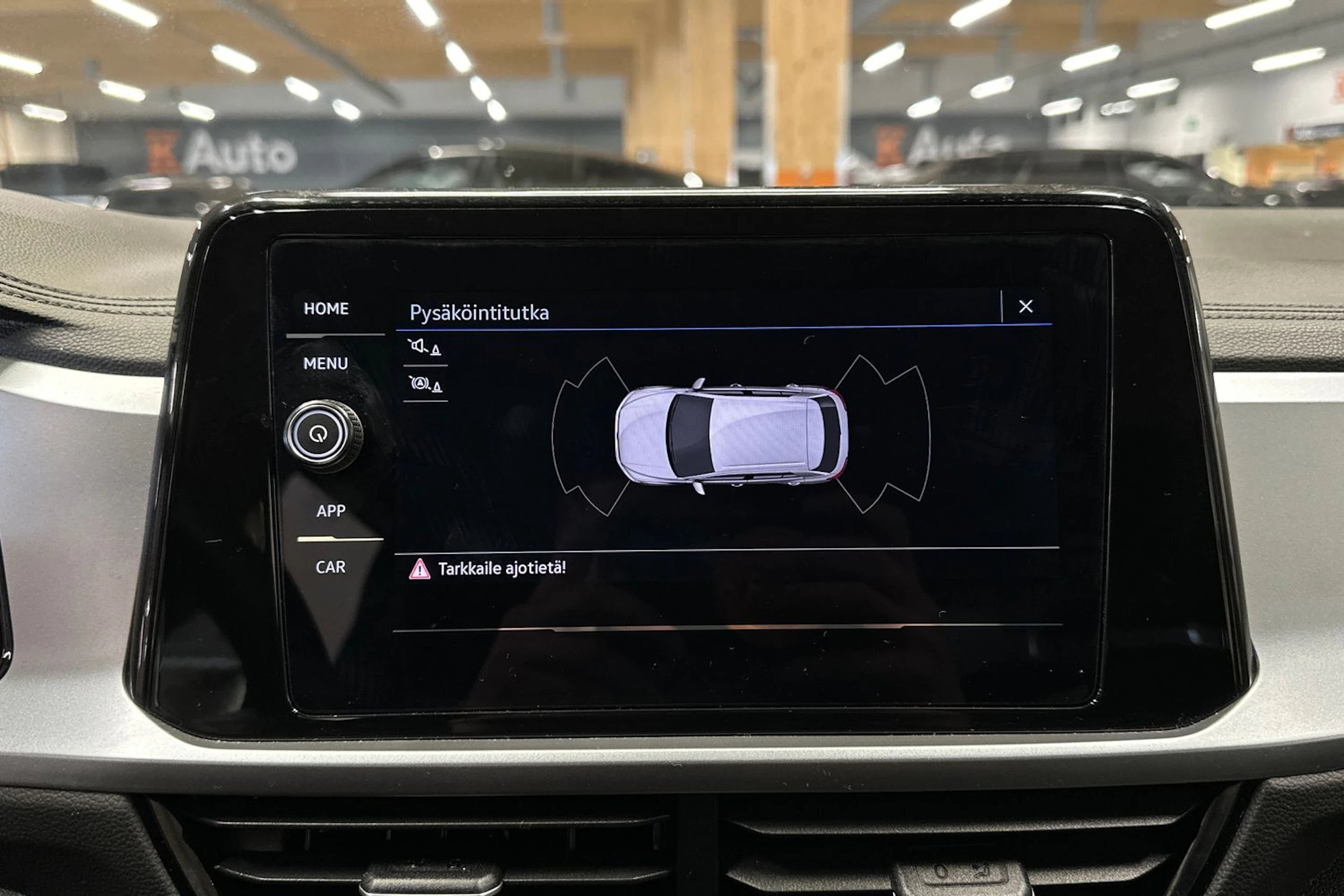 valkoinen Volkswagen T-Roc 2024 kuva 12.