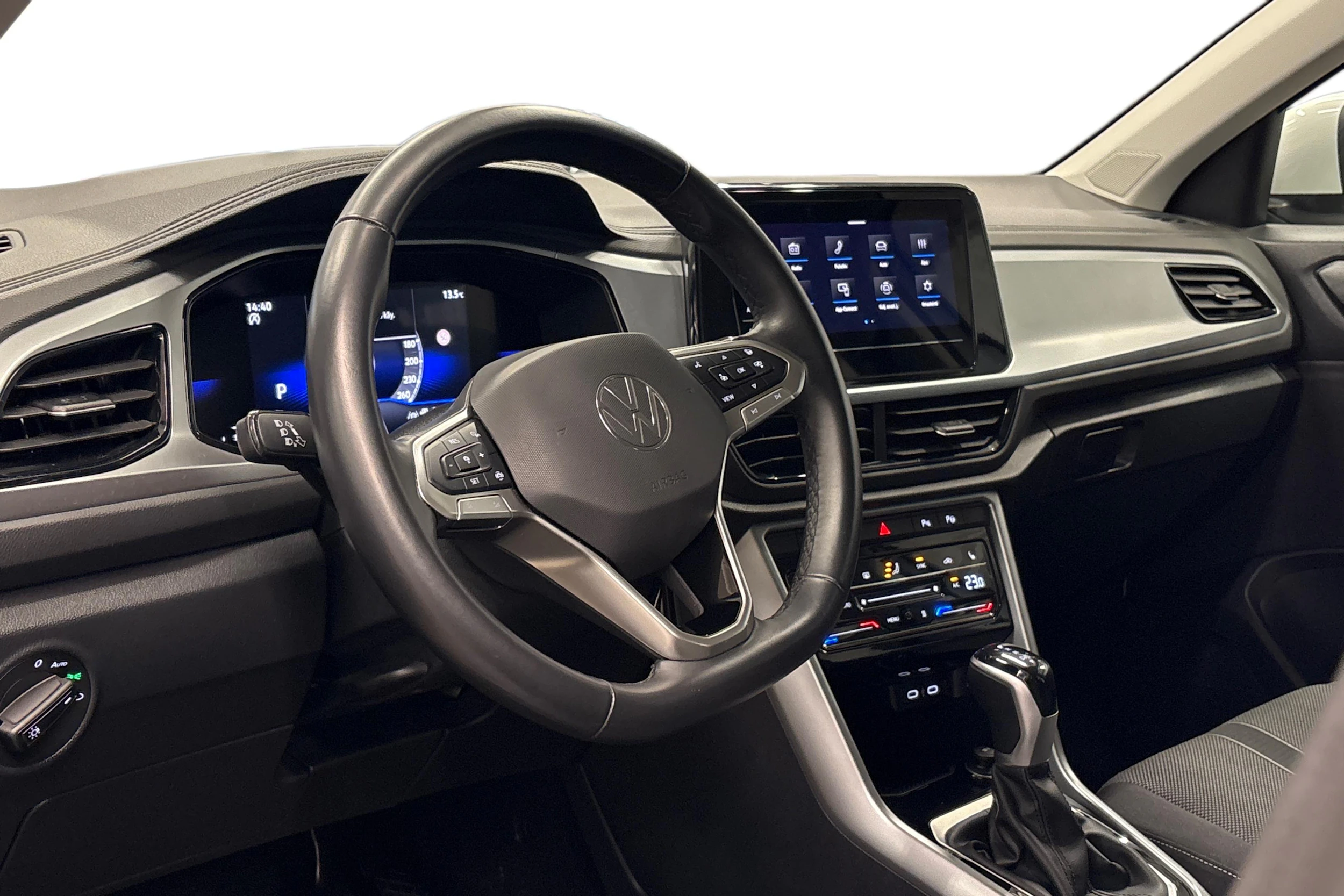 valkoinen Volkswagen T-Roc 2024 kuva 3.