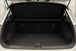 valkoinen Volkswagen T-Roc 2024 kuva 25.