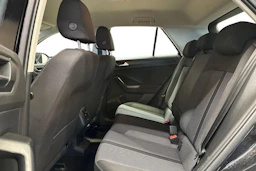 musta Volkswagen T-Roc 2024 kuva 8.