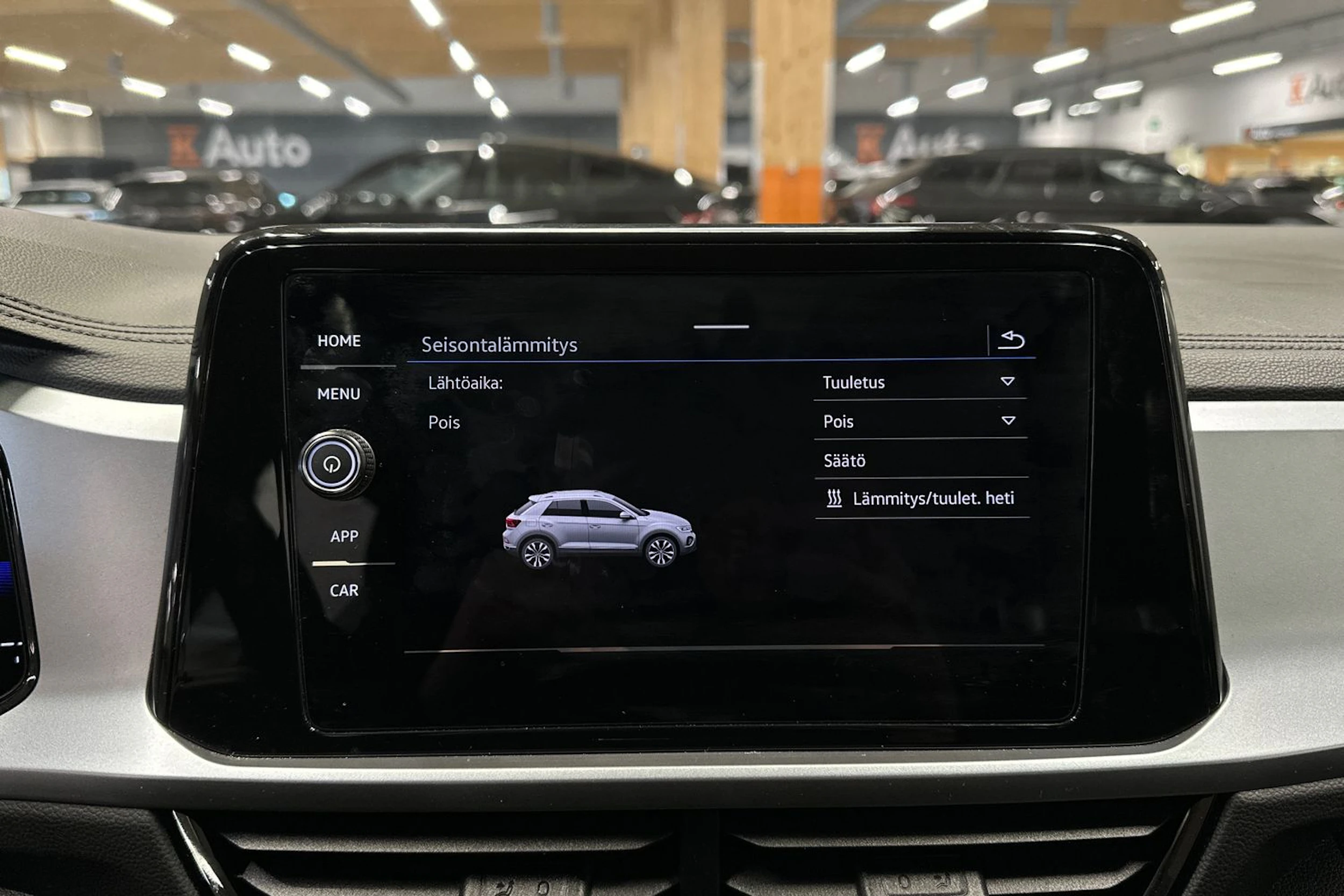 musta Volkswagen T-Roc 2024 kuva 11.