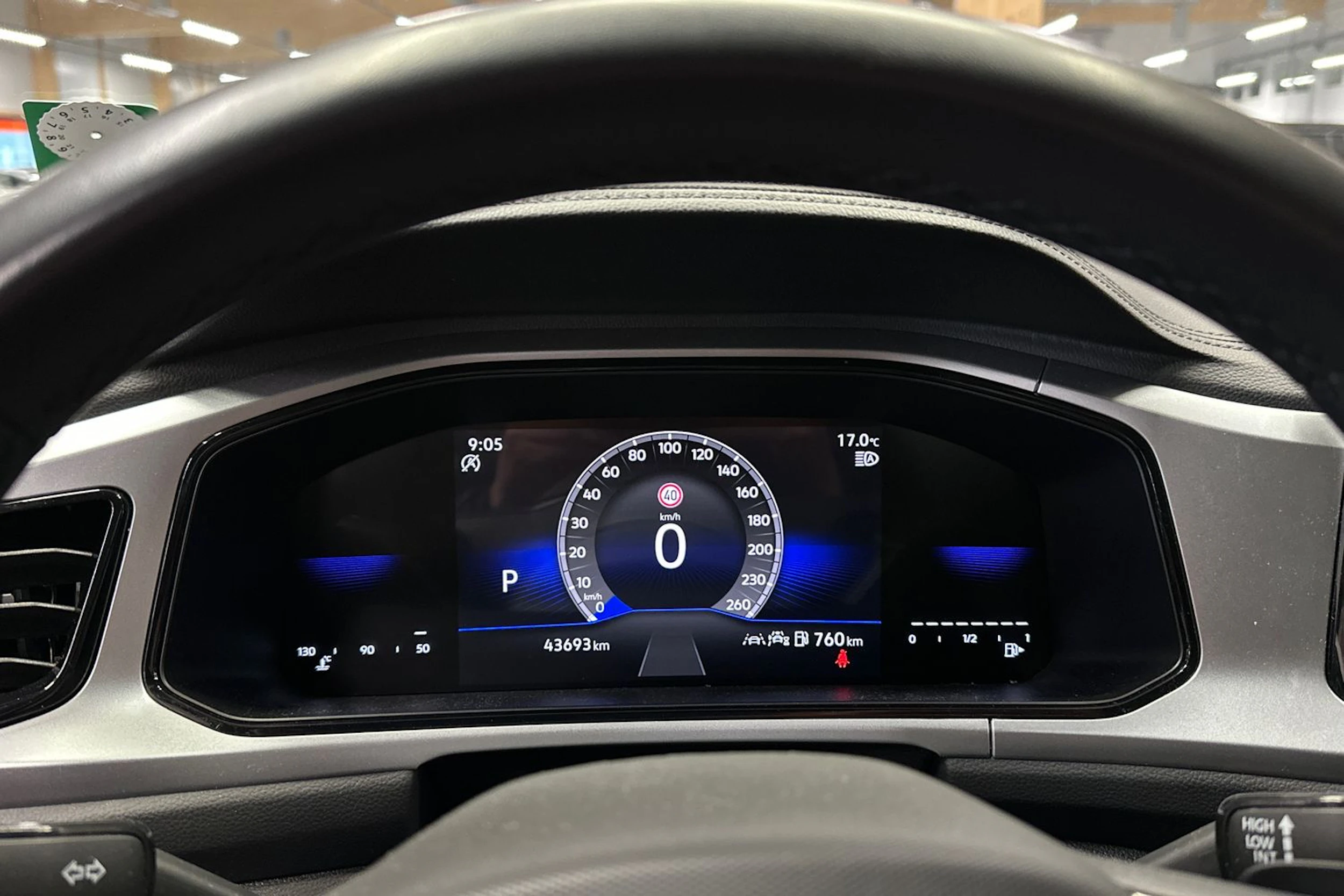 musta Volkswagen T-Roc 2024 kuva 15.