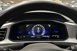 musta Volkswagen T-Roc 2024 kuva 15.