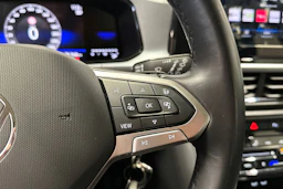 musta Volkswagen T-Roc 2024 kuva 17.