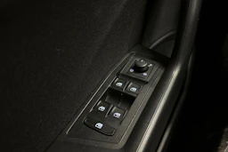 musta Volkswagen T-Roc 2024 kuva 19.