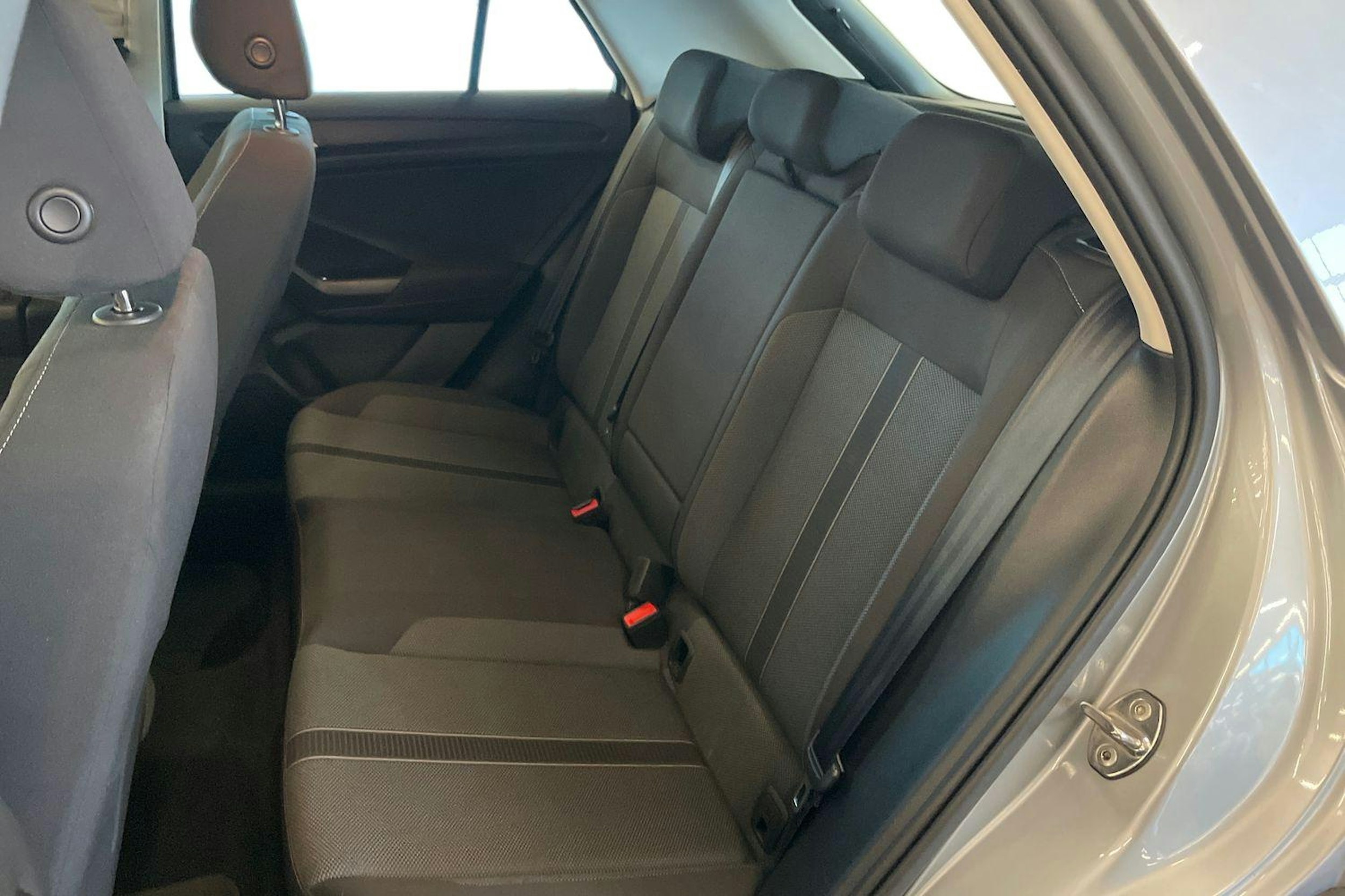 Harmaa Volkswagen T-Roc 2024 kuva 10.