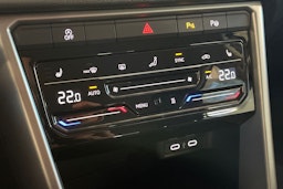 Harmaa Volkswagen T-Roc 2024 kuva 19.