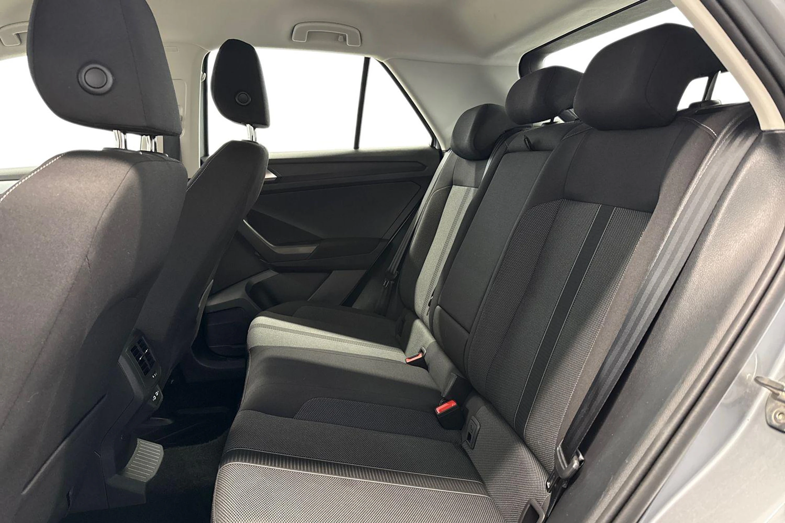 harmaa Volkswagen T-Roc 2024 kuva 11.