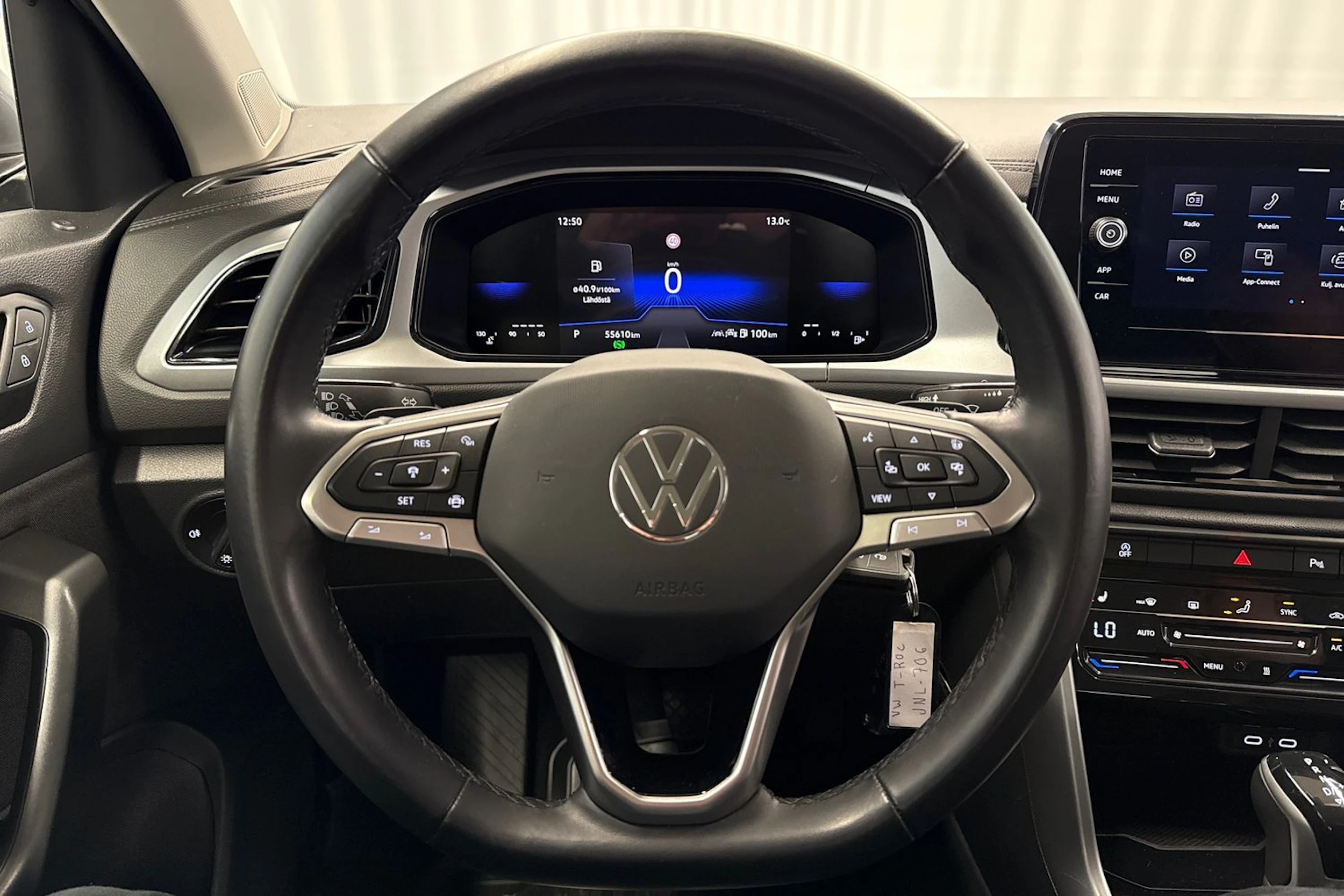 harmaa Volkswagen T-Roc 2024 kuva 20.