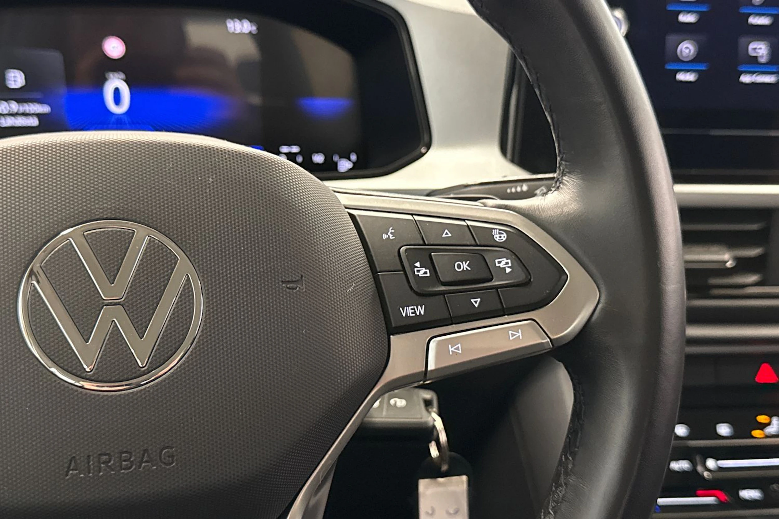 harmaa Volkswagen T-Roc 2024 kuva 23.