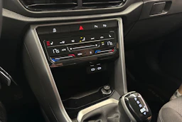 harmaa Volkswagen T-Roc 2024 kuva 28.