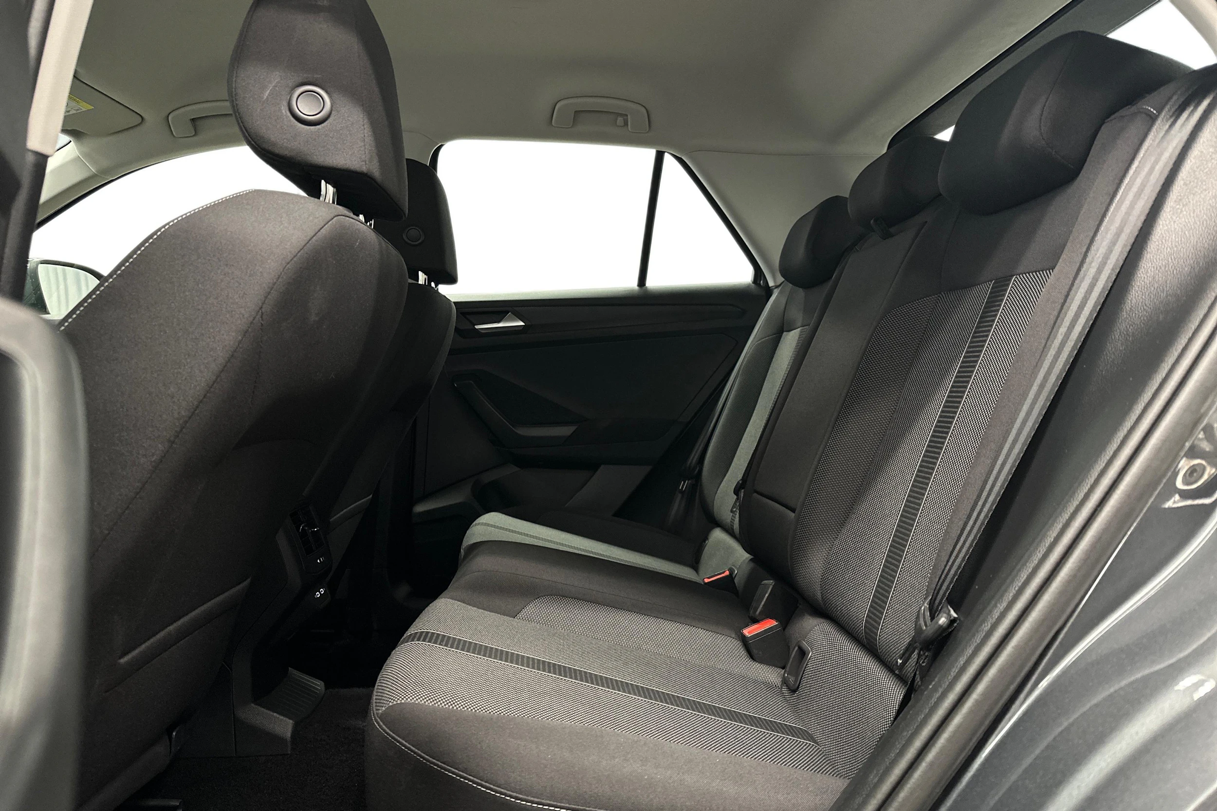 harmaa Volkswagen T-Roc 2024 kuva 8.